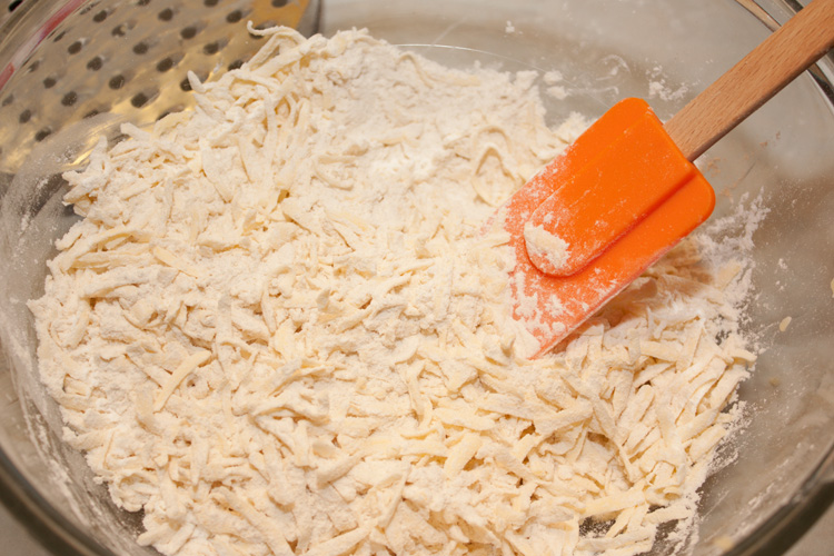 Flour and grated margarine lightly mixed together